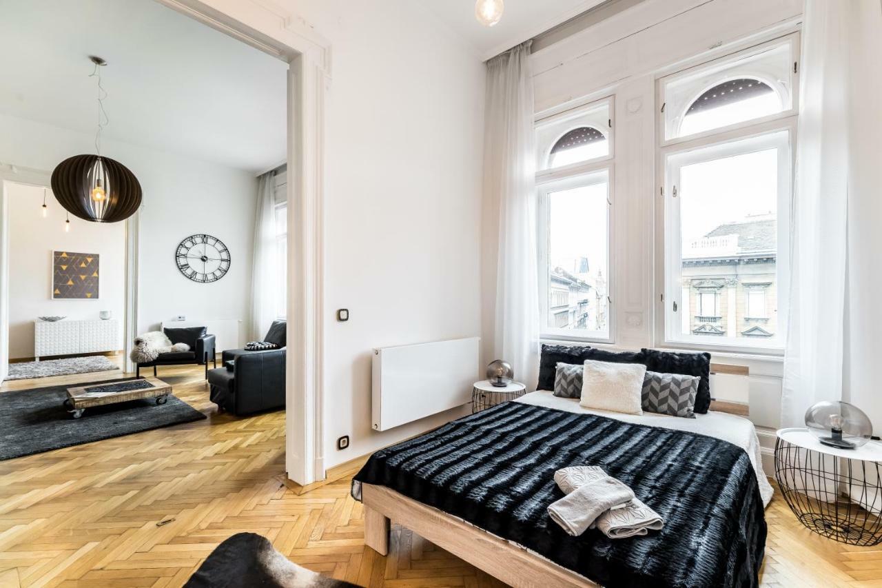 Bpr Luxe De Noir Et Blanc Apartment Budapešť Exteriér fotografie