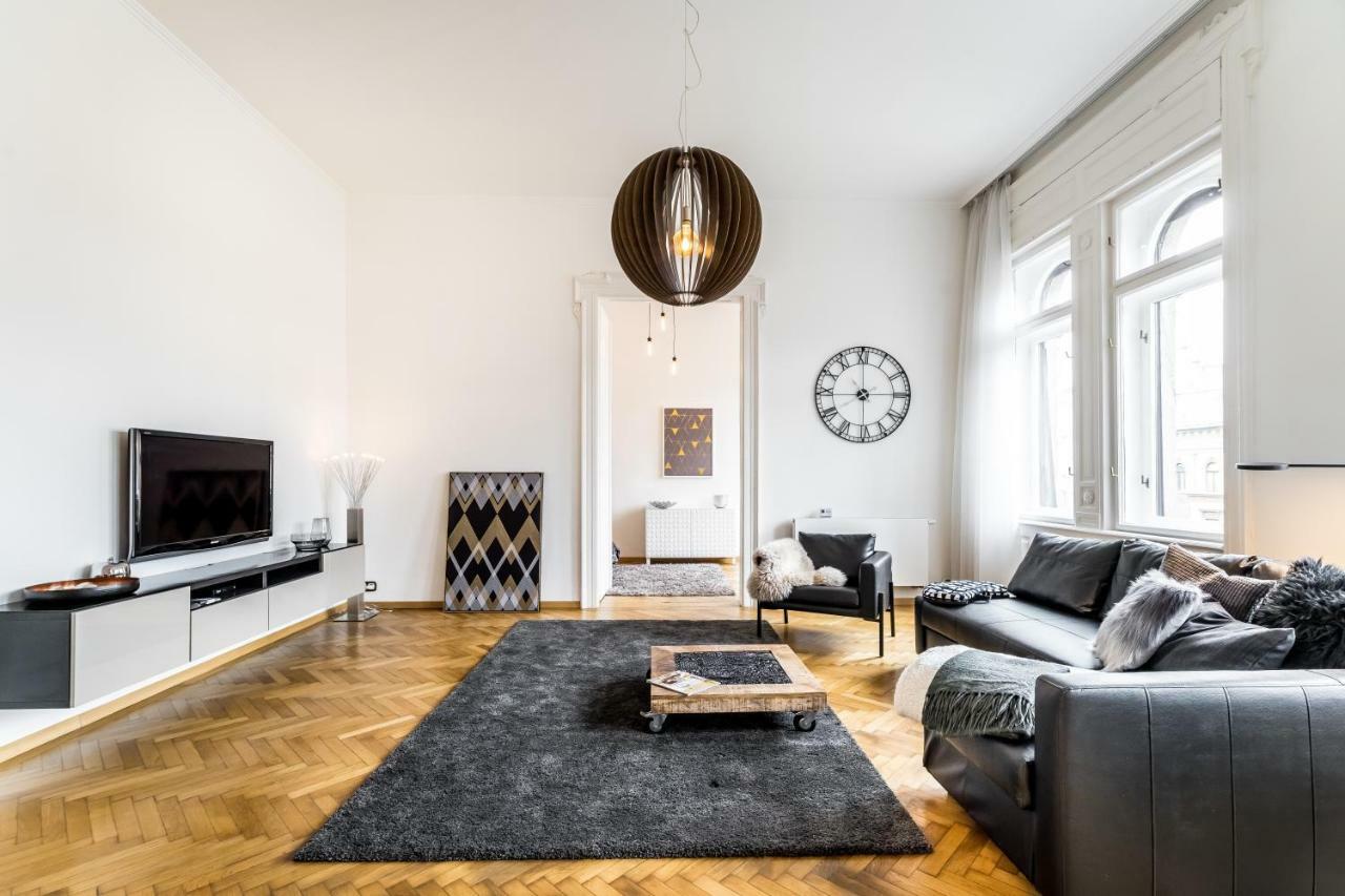 Bpr Luxe De Noir Et Blanc Apartment Budapešť Exteriér fotografie