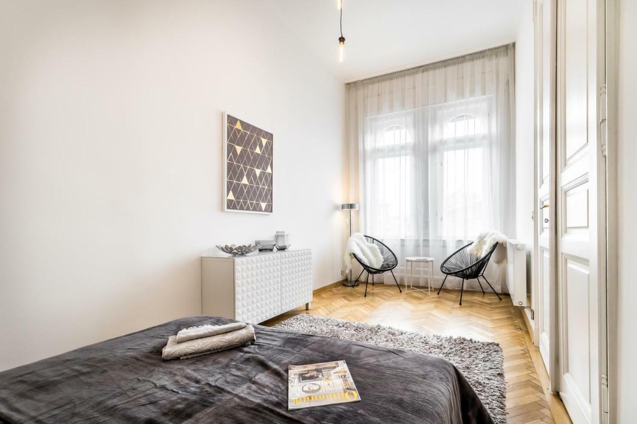 Bpr Luxe De Noir Et Blanc Apartment Budapešť Exteriér fotografie