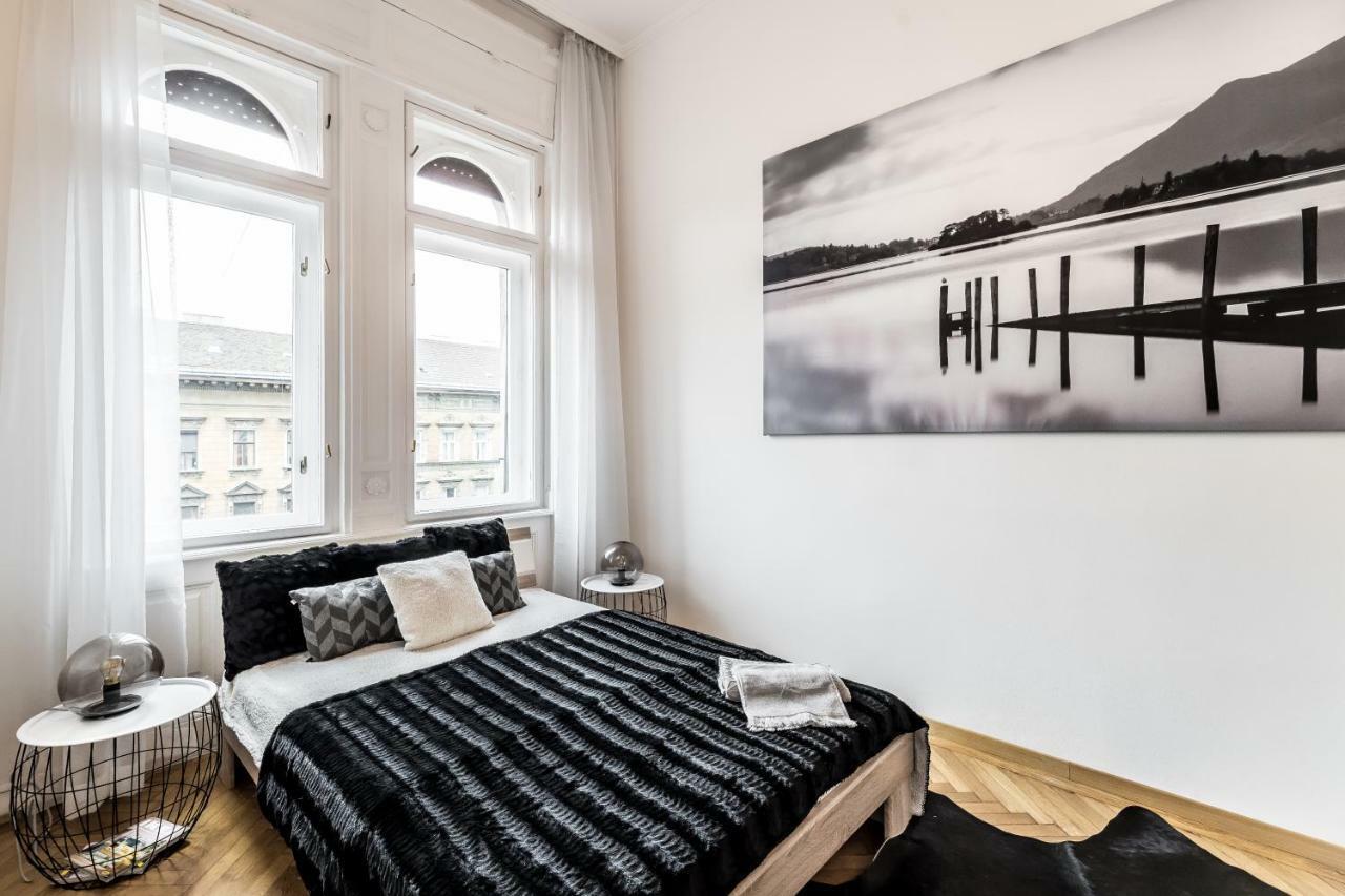 Bpr Luxe De Noir Et Blanc Apartment Budapešť Exteriér fotografie